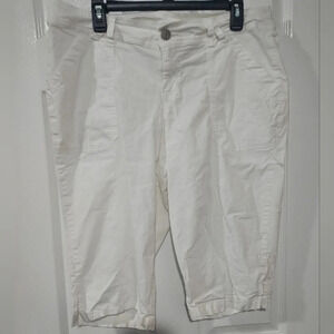 Lane Bryant White Color Capri Length Pants in Size 14